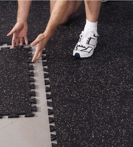 Interlocking rubber tile
